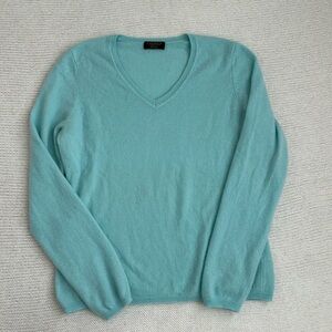 Charter Club Luxury 100% Cashmere V Neck Sweater Size Small